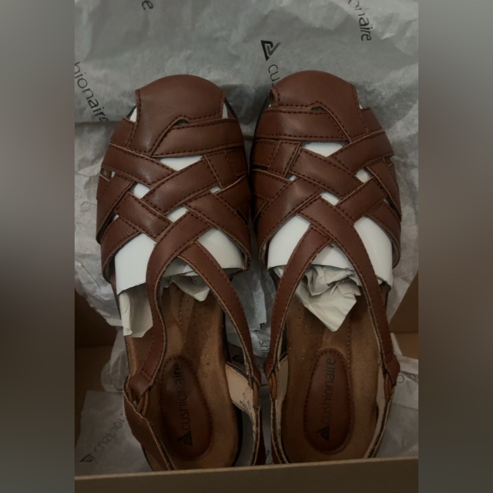 Brown Women’s Sandals Size 7M NWT